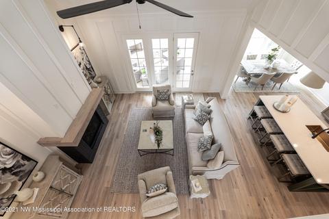 Living - 3075 Tina Renee Ln, Nesbit, MS 38651 photo 5 of 6