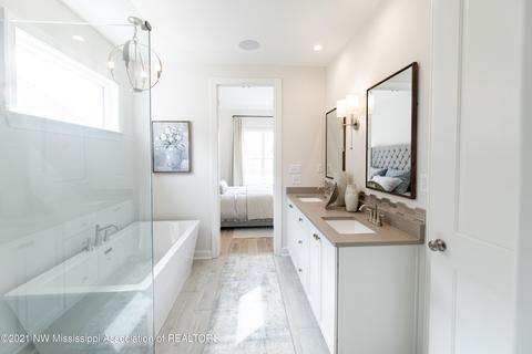 Bath - 3075 Tina Renee Ln, Nesbit, MS 38651 photo 6 of 6