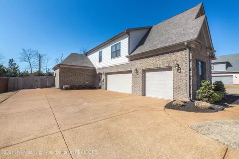 6283 Chippewa Dr, Olive Branch, MS 38654 photo 2