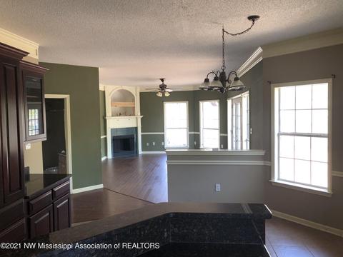 358 E Crockett Loop, Hernando, MS 38632 photo 6