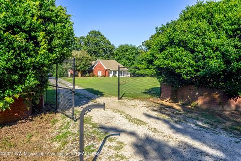 5290 Fox Lake Dr, Hernando, MS 38632 photo 2