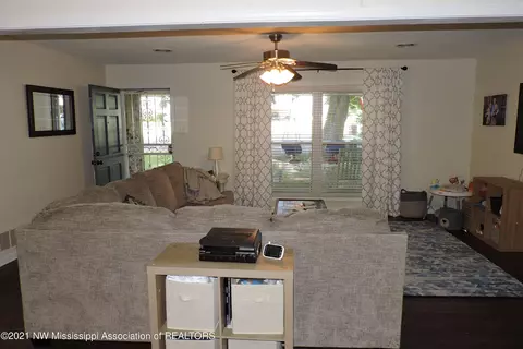 9655 Stuart Cv, Olive Branch, MS 38654 photo 10