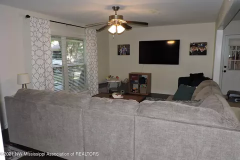 9655 Stuart Cv, Olive Branch, MS 38654 photo 11