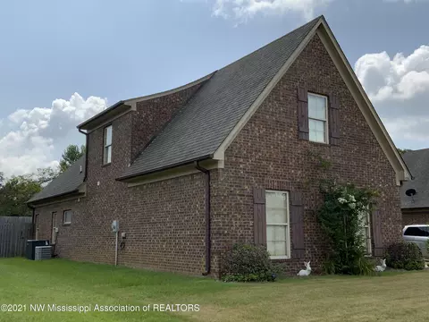 1786 Aston Ln, Nesbit, MS 38651 photo 2
