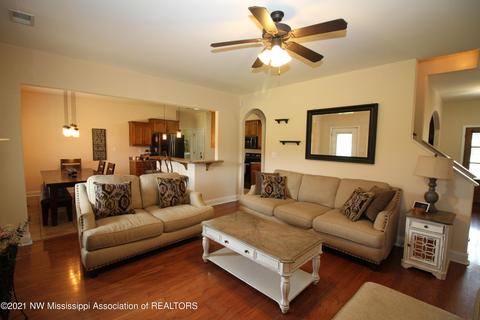 2758 Flora Lee Dr, Nesbit, MS 38651 photo 8