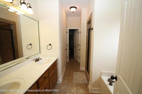 2758 Flora Lee Dr, Nesbit, MS 38651 photo 12