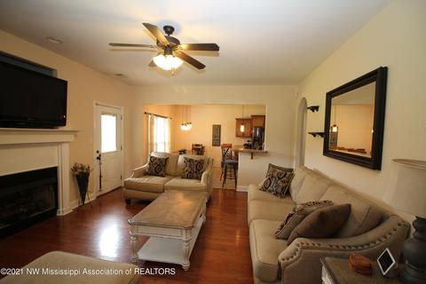 2758 Flora Lee Dr, Nesbit, MS 38651 photo 7