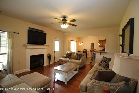 2758 Flora Lee Dr, Nesbit, MS 38651 photo 6