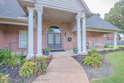 2303 Westwind Dr, Nesbit, MS 38651 photo 2