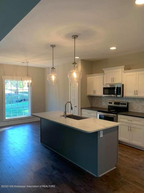 2124 E Watson Vw, Nesbit, MS 38651 photo 8