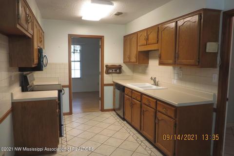 7375 Davidson Rd, Olive Branch, MS 38654 photo 4