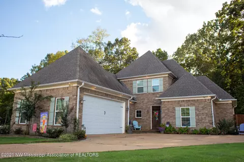 1621 Rutherford Cv, Nesbit, MS 38651 photo 1