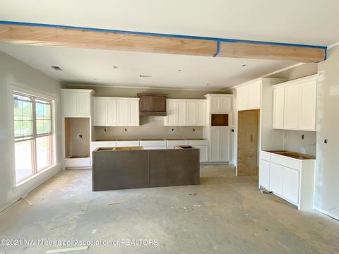 2215 Jaxon Dr, Hernando, MS 38632 photo 2