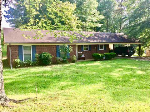 1405 Vickers Dr, Kosciusko, MS 39090 photo 1