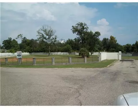 380 Porter Ave, Biloxi, MS 39530