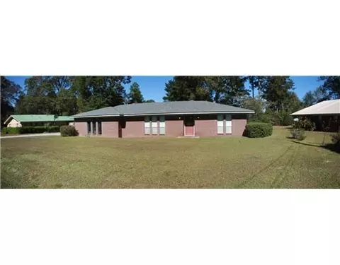 1009 Ray Ave, Wiggins, MS 39577 photo 2