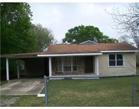 5719 Gregory Pt, Moss Point, MS 39563 photo 1