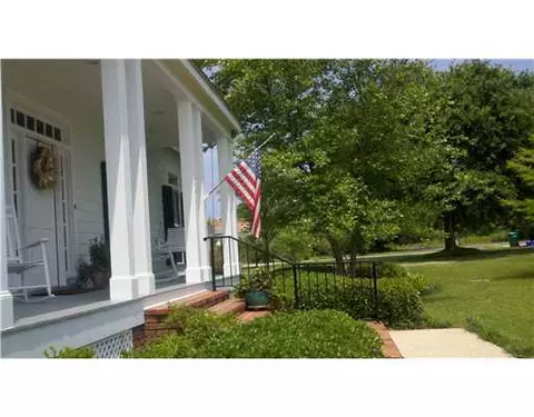 749 E Second St, Pass Christian, MS 39571 photo 2