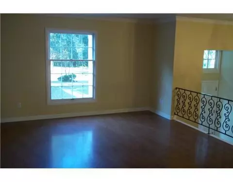 3906 Riverwood Dr, Moss Point, MS 39563 photo 3
