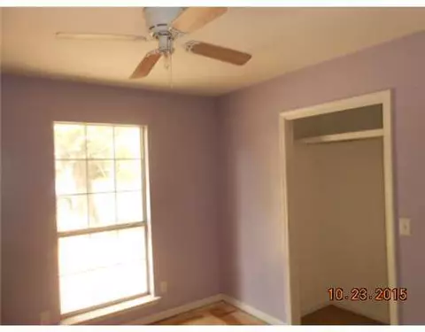 127 Vine St, Wiggins, MS 39577 photo 2
