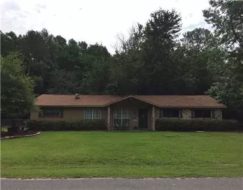 9904 Edgecliff Dr, Moss Point, MS 39562 photo 1