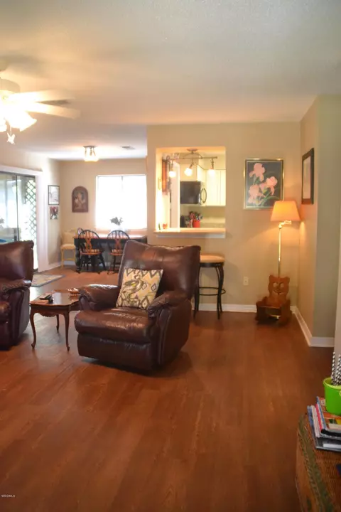 10 Live Oak Ct, Diamondhead, MS 39525 photo 6