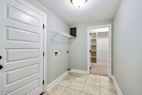 720 Champagne Dr, Biloxi, MS 39532 photo 8