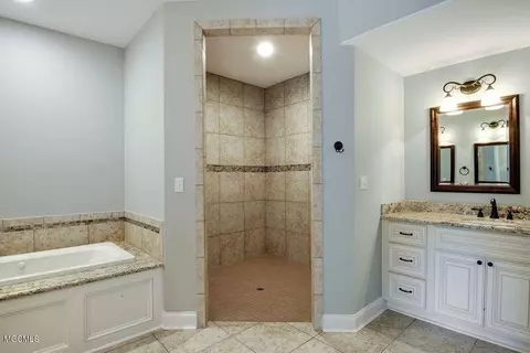 720 Champagne Dr, Biloxi, MS 39532 photo 18