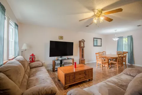 18500 Shaw Rd, Saucier, MS 39574 photo 4