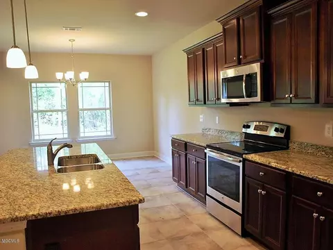 8521 Poplar Trl, Biloxi, MS 39532 photo 3