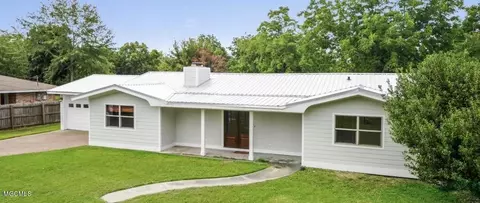18095 Commission Rd, Long Beach, MS 39560 photo 1