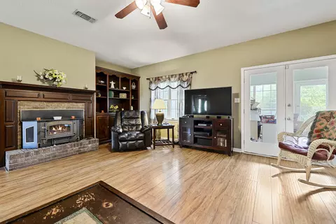 418 E Wire Rd, Perkinston, MS 39573 photo 9