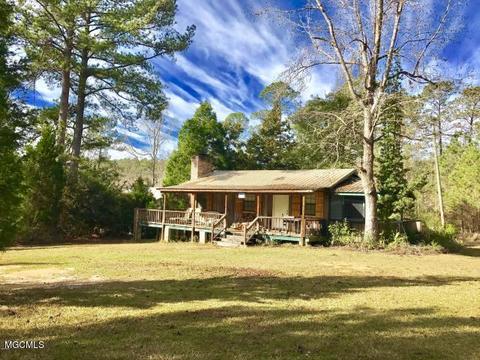 198 Hilltop Dr, Lucedale, MS 39452 photo 1