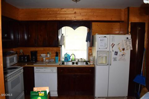198 Hilltop Dr, Lucedale, MS 39452 photo 3