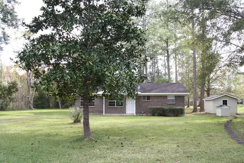 9004 Augusta Rd, Moss Point, MS 39562 photo 3