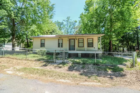 1 Magnolia St E, Lucedale, MS 39452 photo 1