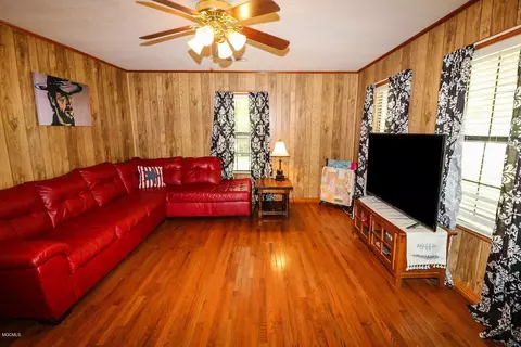 1 Magnolia St E, Lucedale, MS 39452 photo 4