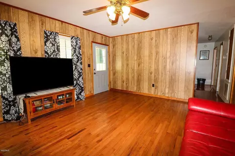 1 Magnolia St E, Lucedale, MS 39452 photo 5