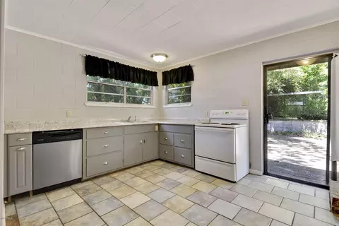 646 E Railroad St, Long Beach, MS 39560 photo 3