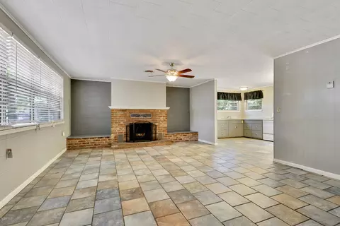 646 E Railroad St, Long Beach, MS 39560 photo 2