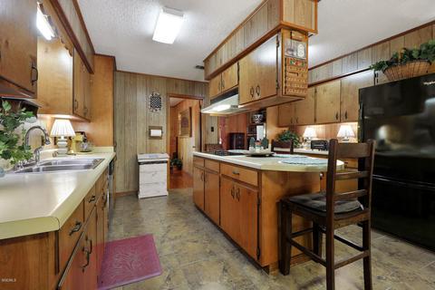 81 Bobby Hunt Rd, Wiggins, MS 39577 photo 7