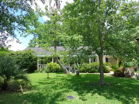 7100 Hampton Dr, Biloxi, MS 39532 photo 3