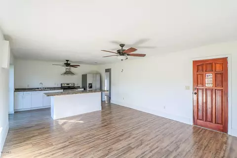 527 N First St, Wiggins, MS 39577 photo 3