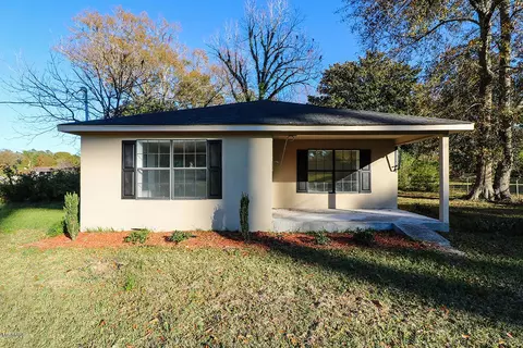 527 N First St, Wiggins, MS 39577 photo 2