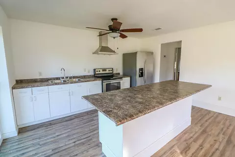 527 N First St, Wiggins, MS 39577 photo 9