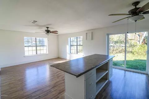 527 N First St, Wiggins, MS 39577 photo 8
