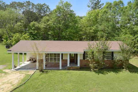 228 Guthrie Dr, Wiggins, MS 39577 photo 2