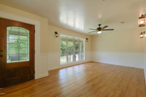 228 Guthrie Dr, Wiggins, MS 39577 photo 3