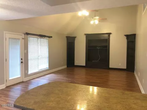 7400 Laetner Dr, Moss Point, MS 39562 photo 8