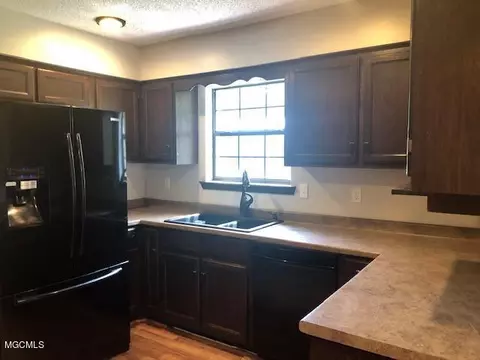 7400 Laetner Dr, Moss Point, MS 39562 photo 12